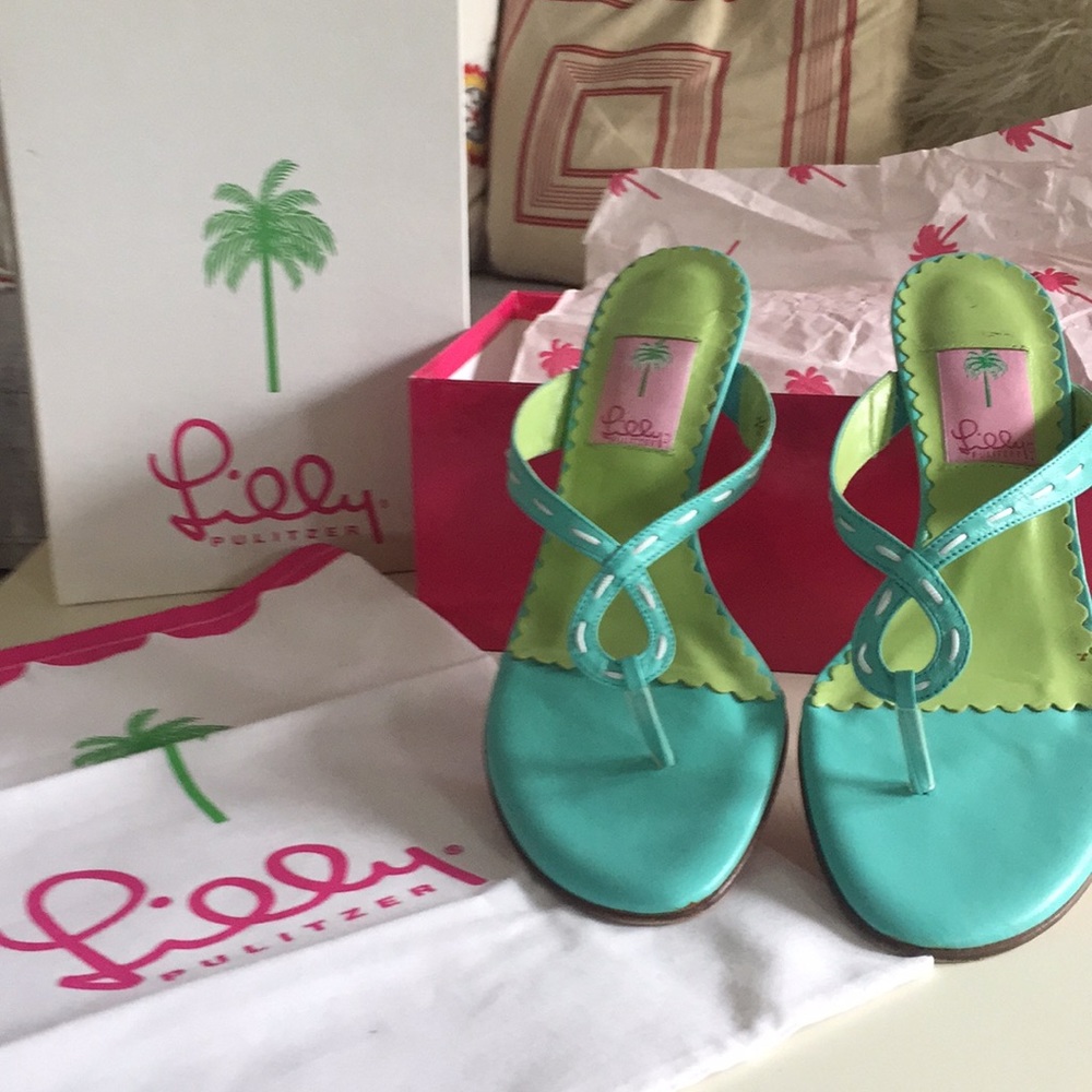 Adorable GU Lily Pulitzer Sandals